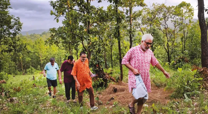 সুনীল-শক্তির স্মৃতি জড়ানো বেলপাহাড়ীর দুর্গম ট্রেক রুটের টানে শহুরে ভ্রমণবিলাসী