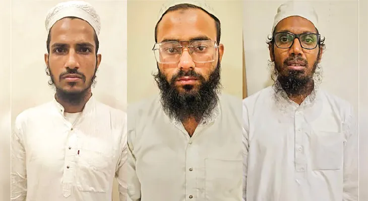 ভারতে পর পর হামলার ছক, গুজরাতে পিস্তল-কার্তুজ সহ ধৃত ৩ আইএস জঙ্গি