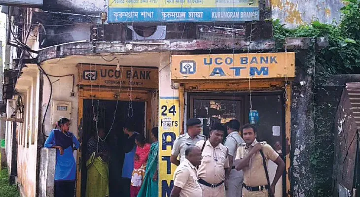 রাষ্ট্রায়ত্ত ব্যাঙ্কে ডাকাতির চেষ্টা, ভল্ট খুলতে না পেরে সিসি ক্যামেরা ও হার্ড ডিস্ক নিয়ে চম্পট