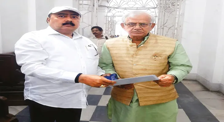 পোকার আক্রমণে ধানের ব্যাপক ক্ষতি, কৃষিমন্ত্রীর দ্বারস্থ লাভপুরের বিধায়ক
