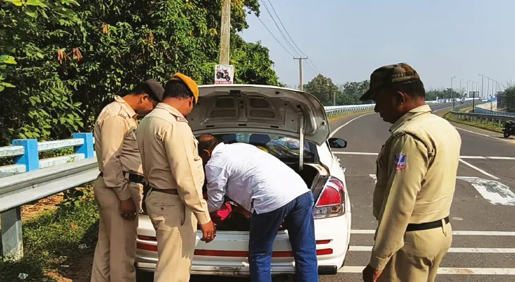 দিল্লি উস্কে দিল খাগড়াগড় স্মৃতি শুরু নাকা চেকিং, হোটেলে তল্লাশি