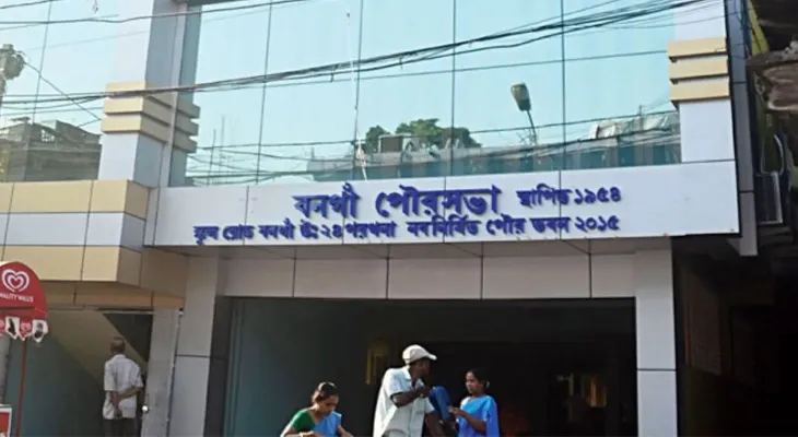 পদত্যাগ দূরঅস্ত, ভাইস চেয়ারম্যানকে বরখাস্ত করে জল্পনা বাড়ালেন গোপাল