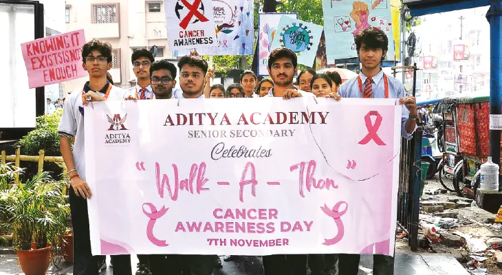 দমদমে কর্কটরোগ সচেতনতায় পড়ুয়াদের অভিনব পদযাত্রা