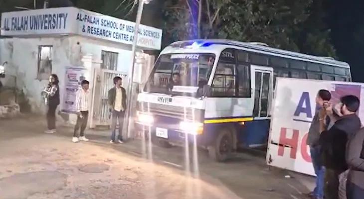 ফরিদাবাদের আল ফালাহ বিশ্ববিদ্যালয় চত্বরে পৌঁছল হরিয়ানা পুলিশ ও বম্ব স্কোয়াড