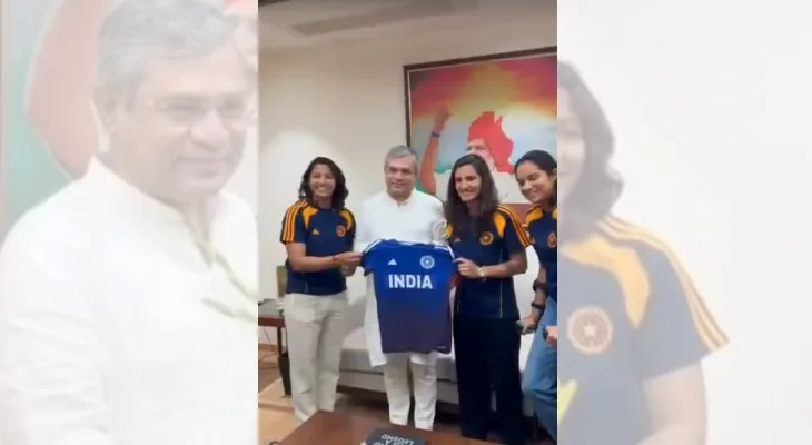 রেল ভবনে মহিলা ক্রিকেট বিশ্বকাপজয়ীদের সংবর্ধনা রেলমন্ত্রী অশ্বিনী বৈষ্ণবের