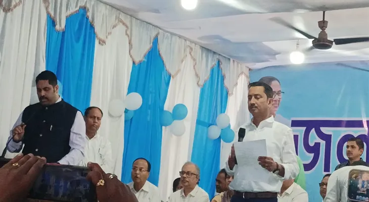 জলপাইগুড়ি পুরসভার নয়া চেয়ারম্যান হিসেবে শপথ নিলেন সৈকত চট্টোপাধ্যায়