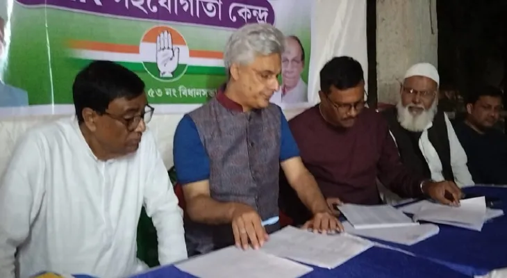 শিবিরে নিজেই ফর্ম পূরণ করছেন কংগ্রেস সাংসদ ঈশা, সহায়তা কেন্দ্রের নিরিখে উধাও বিরোধীরা, দাবি জেলা তৃণমূলের