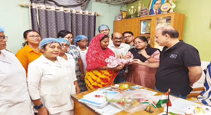 ভূমিষ্ঠের সময় ওজন মাত্র ৬৪০ গ্রাম আড়াই মাসের লড়াইয়ে সুস্থ সদ্যোজাত, সাফল্য বারাসত মেডিকেলের