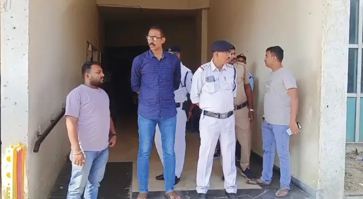 শিবপুর: অভিজাত আবাসনে স্ত্রীকে গুলি, বেআইনি আগ্নেয়াস্ত্র সহ ধৃত স্বামী