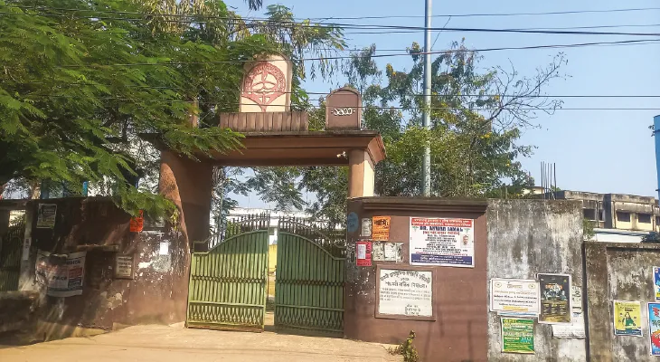 শুধু শহরের ছাত্রীরা ভর্তি হতে পারবে, বিজ্ঞপ্তি ঘিরে বিতর্ক, পুরুলিয়ার শান্তময়ী বালিকা বিদ্যালয়