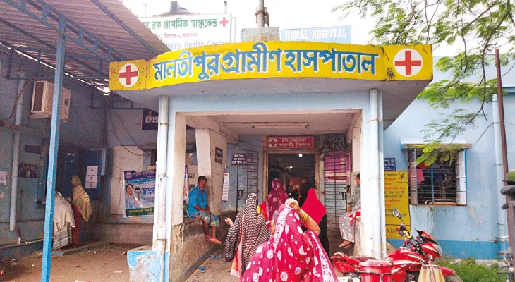 মহিলা চিকিত্সককে হেনস্তা রোগীর আত্মীয়দের, চাঞ্চল্য, বাইরে থেকে কেনা ইঞ্জেকশন দিতে জোর