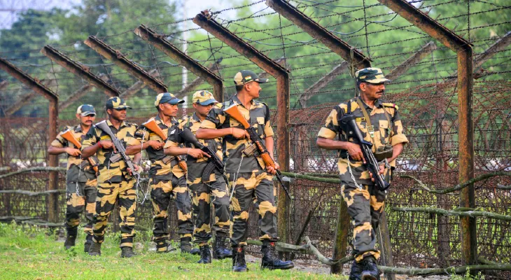 চিকেন নেক সংলগ্ন সীমান্তগুলিতে নজরদারি আরও বাড়ানোর নির্দেশ, শিলিগুড়িতে সেন্ট্রাল আইবি’র কার্যালয়ে বৈঠক