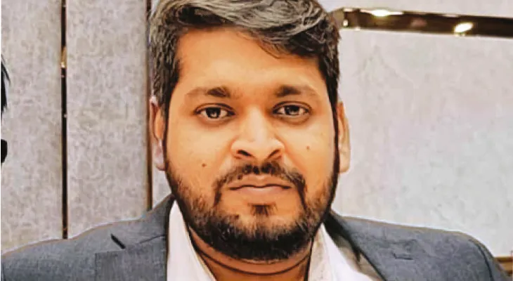 শহরের হোটেলে নৃশংস খুন যুবক, তরুণী সহ উধাও সঙ্গী