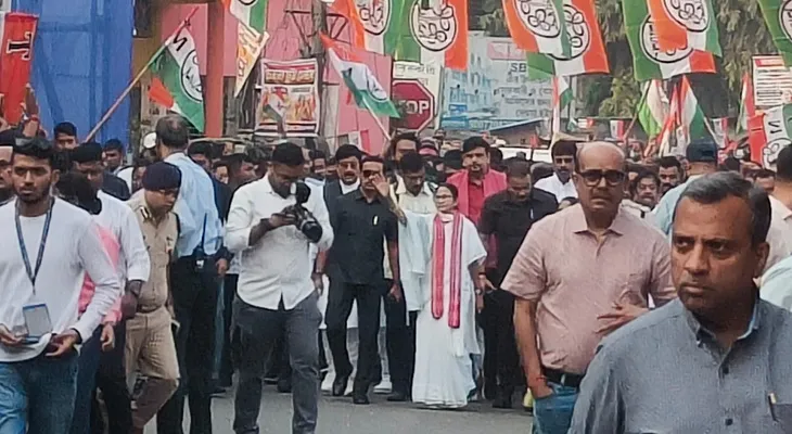 চাঁদপাড়া থেকে ঠাকুরনগর পর্যন্ত পদযাত্রা মুখ্যমন্ত্রী মমতা বন্দ্যোপাধ্যায়ের