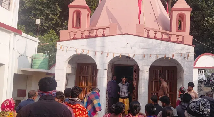 রাতের অন্ধকারে কালীমন্দিরে চুরি! তদন্তে পুলিশ