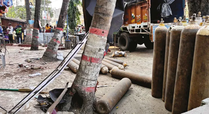 সিলিন্ডার বিস্ফোরণে পা উড়ে ১০০ মিটার দূরে , কেঁপে উঠল রামপুরহাট