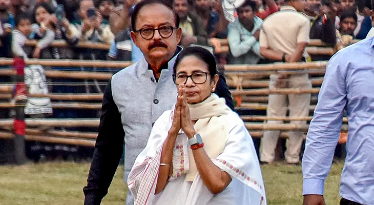 সিঙ্গুরের জনসভা থেকে বক্তব্য রাখছেন মুখ্যমন্ত্রী মমতা বন্দ্যোপাধ্যায়