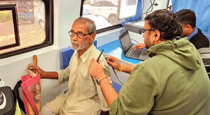 প্রত্যন্ত এলাকায় পরিষেবা পৌঁছে দিতে ভ্রাম্যমাণ চিকিত্সা কেন্দ্র চালু