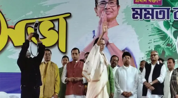প্যাটিস বিক্রেতাদের মারধরে গর্জে উঠলেন মমতা, ‘স্বরাষ্ট্রমন্ত্রী ভয়ঙ্কর,’ তোপ তৃণমূল নেত্রীর