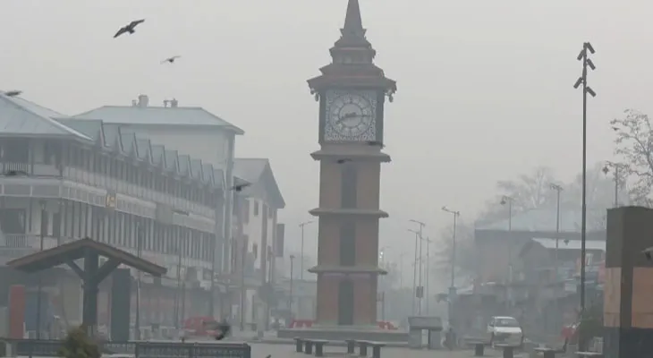 শ্রীনগরে হিমাঙ্কের নীচে নামল তাপমাত্রা, রয়েছে তুষারপাতের সম্ভাবনাও জানাল হাওয়া অফিস
