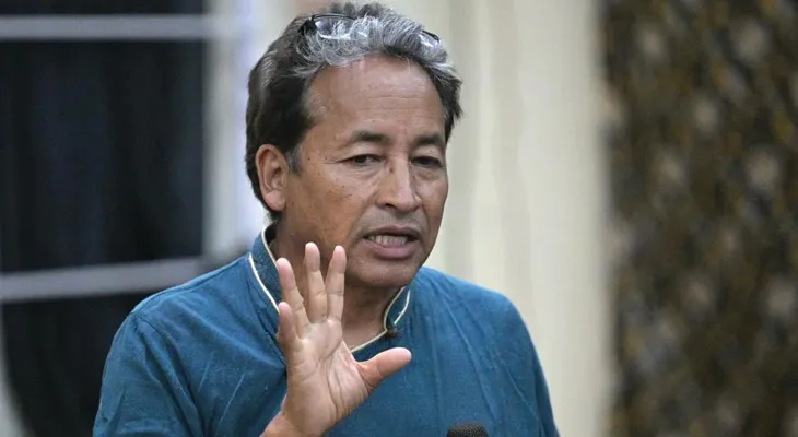 ককরোচ আন্দোলন: অনশনরত সোনামের অবস্থা স্থিতিশীল, অসুস্থ ১ পড়ুয়া