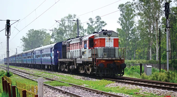 মায়ের সঙ্গে ঝগড়া, ট্রেনে দেওঘর পাড়ি নাবালকের
