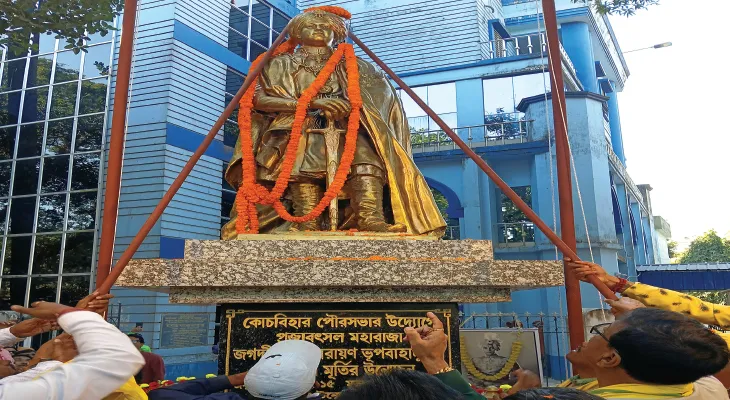 মহারাজার মূর্তি উন্মোচনেও তৃণমূলের গোষ্ঠীদ্বন্দ্ব প্রকট