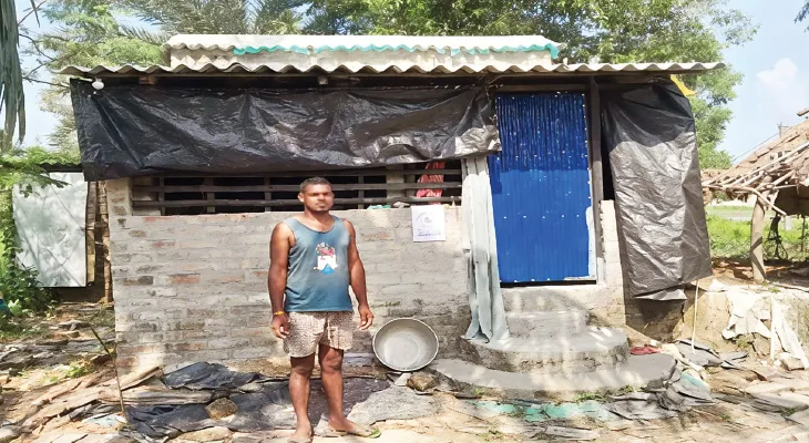 বাংলার বাড়ি পেলেন সুন্দরবনের ‘বাঘ বিধবা’রা, বাবার স্মৃতিতে বাড়ির নামকরণ ছেলেদের