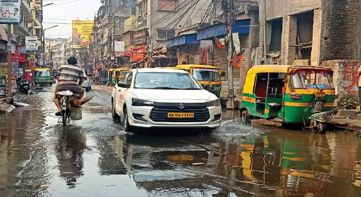 এয়ারপোর্ট এক নম্বর গেট লাগোয়া  পি কে গুহ রোডে শীতকালেও জল