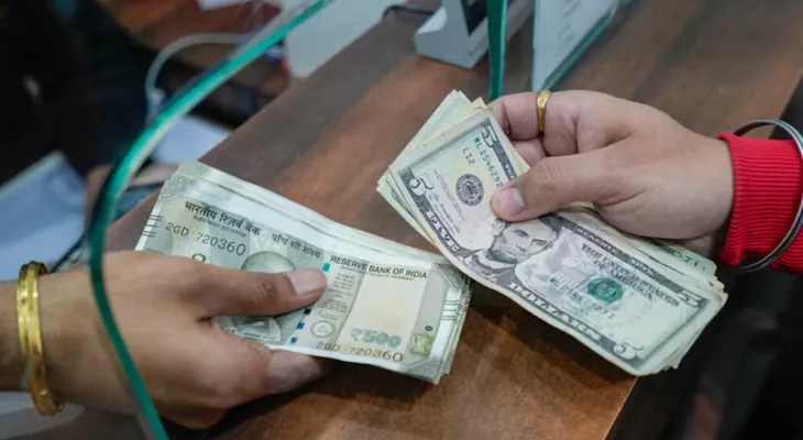 ৯১ পার! আরও তলানিতে টাকার দাম