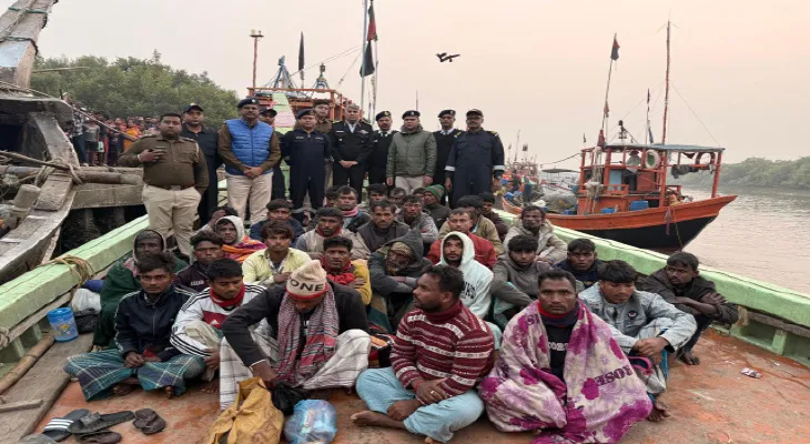 একাধিক ট্রলার ডোবানোর ছক ছিল বাংলাদেশি বাহিনীর, উদ্ধার দু’টি দেহ, এখনও নিখোঁজ ৩