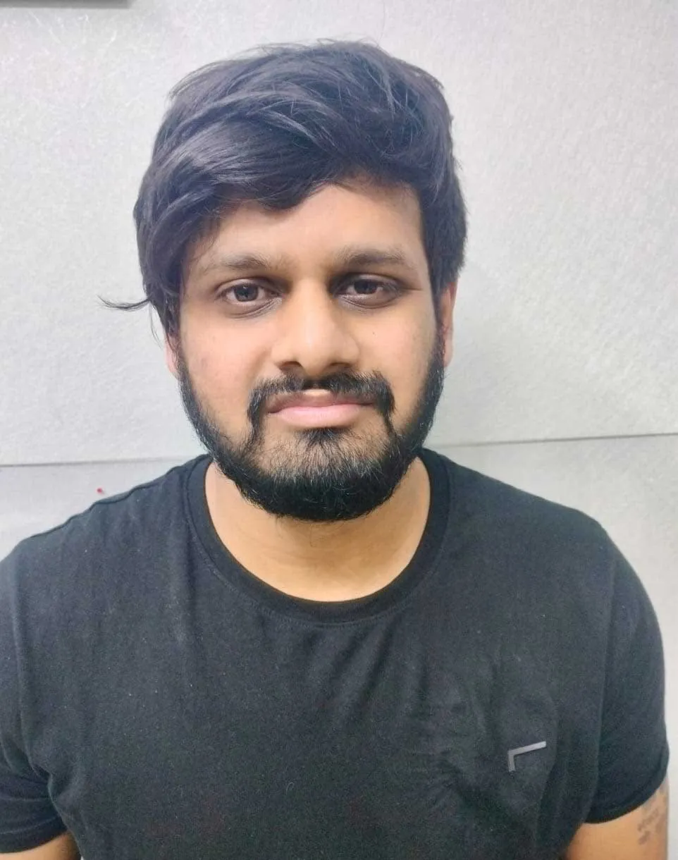 লেনদেনের ভুয়ো মেসেজ দেখিয়ে  প্রায় ৮০ হাজার টাকার রুপোর কয়েন হাতানোর অভিযোগে গ্রেফতার এক