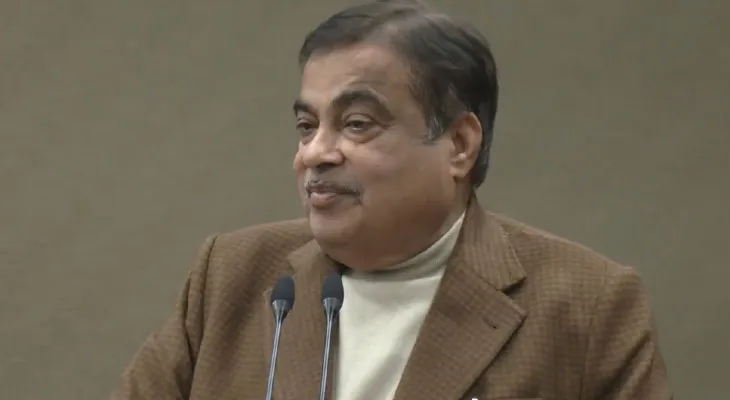 দিল্লিতে বক্তব্য রাখছেন কেন্দ্রীয় মন্ত্রী নীতীন গাদকারি