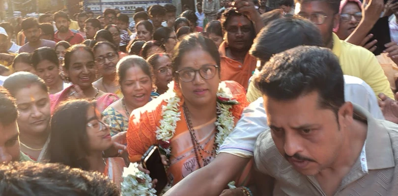 শ্যামপুকুর কেন্দ্রের বিজেপির জয়ী প্রার্থী পূর্ণিমা চক্রবর্তীর বিজয় মিছিল