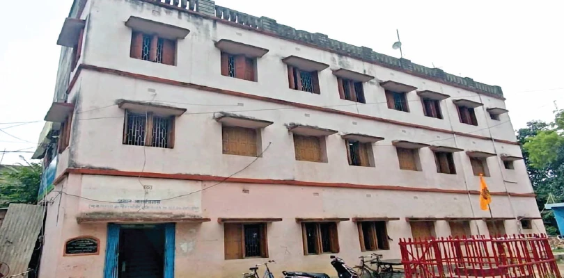 বাংলাদেশিদের সংখ্যা বৃদ্ধি হোল্ডিং সেন্টারে, অনুপ্রবেশকারী ধরতে অভিযান পুলিশের