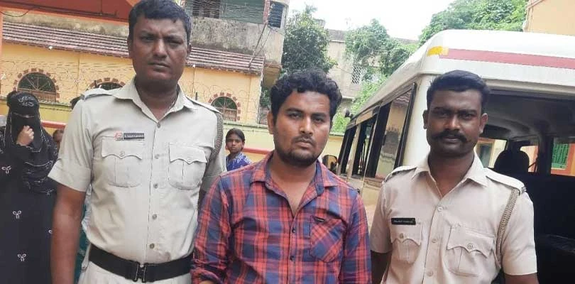 পুলিশের জালে জালিয়াত