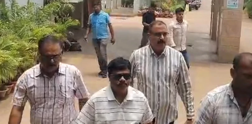 অবশেষে বেঙ্গল এসটিএফের জালে রাজ্যের প্রাক্তণ মন্ত্রী