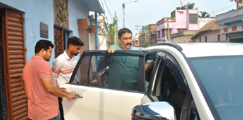 বোলপুরে খাঁ খাঁ করছে অনুব্রত মণ্ডলের পার্টি অফিস, জেলা পরিষদে দেখা নেই কাজল শেখের