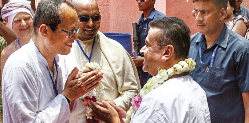 ‘আমরা একসঙ্গে এবার অনেক কাজ করব’ ইসকন পরিদর্শনে গিয়ে বার্তা মুখ্যমন্ত্রী শুভেন্দুর