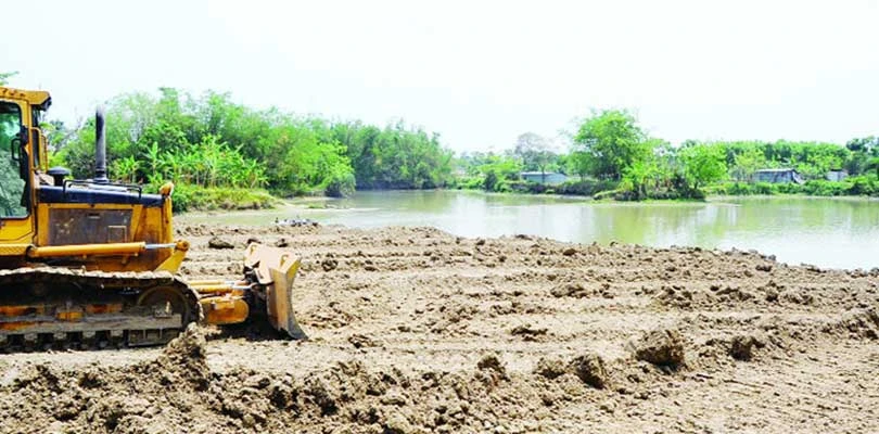 কোন শহরে কত পুকুর ভরাট, তালিকা তৈরি করছে প্রশাসন, জমি হাঙরদের দাপট, জলাশয়ের চরিত্র বদলে গড়ে উঠেছে বহুতল