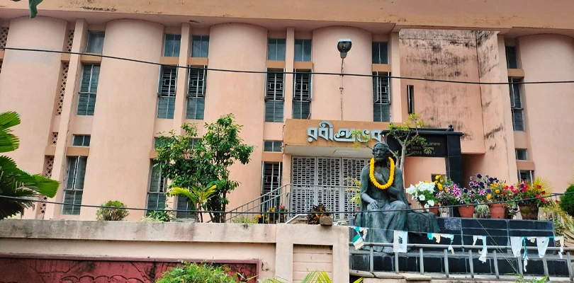 চন্দননগর পুরসভার মেয়র এবং ৩০ জন তৃণমূল কাউন্সিলারের পদত্যাগ