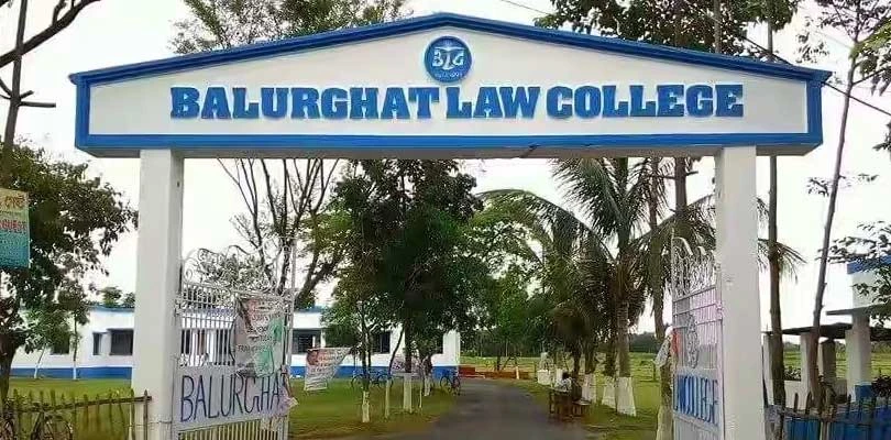 জাল সার্টিফিকেট দিয়ে ল’ কলেজে চাকরি, সহকারী গ্রন্থাগারিককে শোকজ বালুরঘাটে
