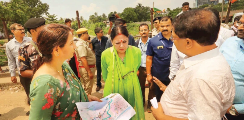 শহর-শহরতলির খাল, পাম্পিং স্টেশনের কাজ খতিয়ে দেখলেন পুরমন্ত্রী অগ্নিমিত্রা
