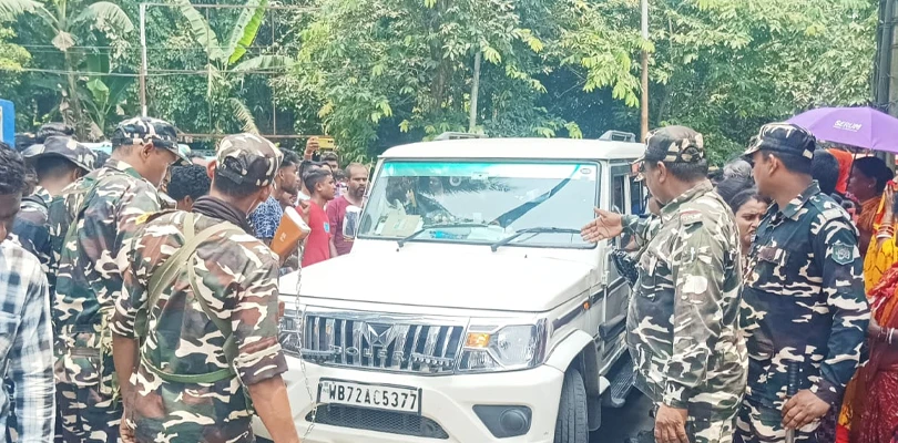 জলপাইগুড়ি পুরসভার চেয়ারম্যান সৈকত চট্টোপাধ্যায়কে উদ্দেশ্য করে দেওয়া হল চোর চোর স্লোগান