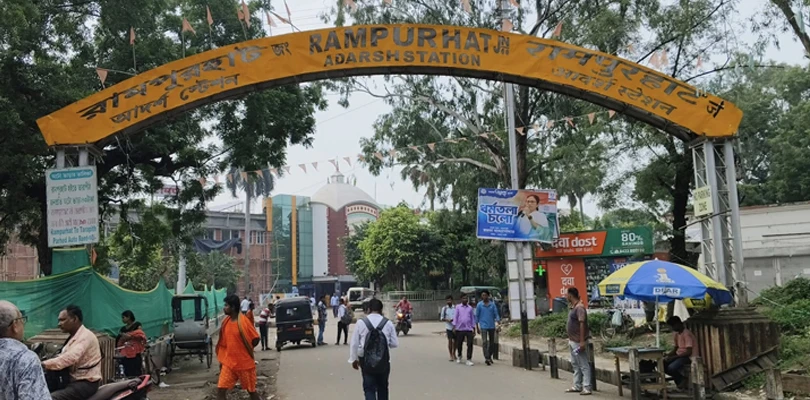 রামপুরহাটকে যানজটমুক্ত করতে অবৈধ দখলদারদের উচ্ছেদের সিদ্ধান্ত প্রশাসনের