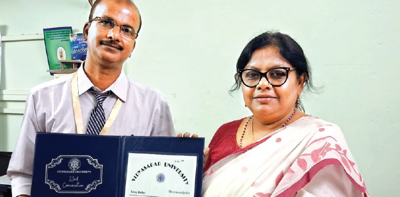 জঙ্গলমহলে পরিচিত গাছের পাতাই সারিয়ে তুলতে পারে ত্বকের রোগ