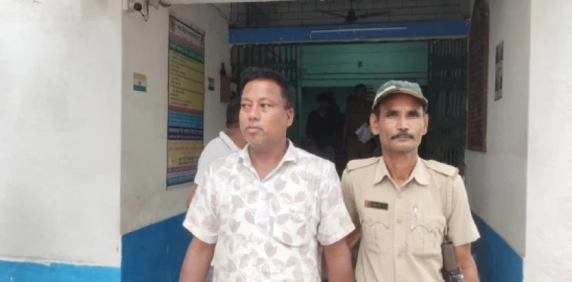 টাকা আত্মসাতের অভিযোগে পঞ্চায়েত সদস্যের ভাই গ্রেপ্তার