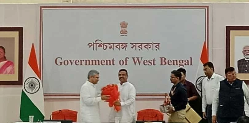নবান্নে রেলমন্ত্রীর সঙ্গে বৈঠকে মুখ্যমন্ত্রী