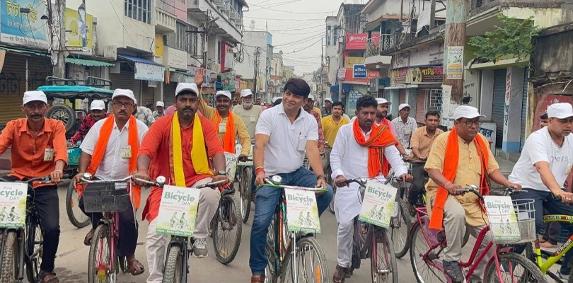 মুর্শিদাবাদের জিয়াগঞ্জ-আজিমগঞ্জ পুরসভার উদ্যোগে বাইসাইকেল ডে উপলক্ষ্যে র‌্যালিতে রাজ্যের মন্ত্রী গৌরী শঙ্কর ঘোষ