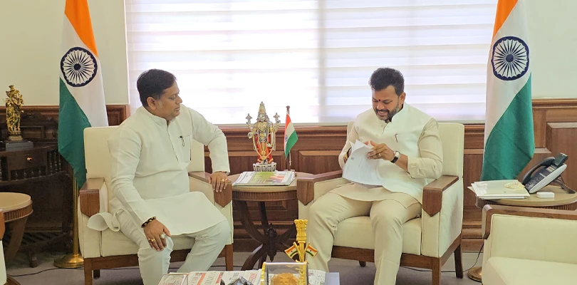 দক্ষিণ দিনাজপুরে বিমান পরিষেবা চালুর লক্ষ্যে সরব কেন্দ্রীয় মন্ত্রী ও সাংসদ ড. সুকান্ত মজুমদার, নয়াদিল্লিতে কেন্দ্রীয় অসামরিক বিমান পরিবহন মন্ত্রীর সঙ্গে বৈঠক